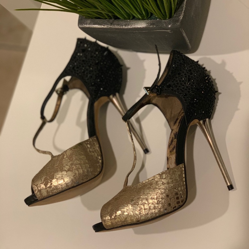 Sexy black/gold heels - Picture 4 of 6